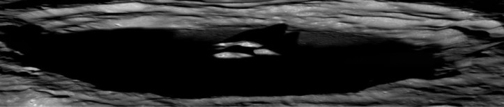 Craterul Bhabha are 65 km în diametru și a adâncime de 3,5 km față de marginile sale. Foto: NASA/GSFC/Arizona State University