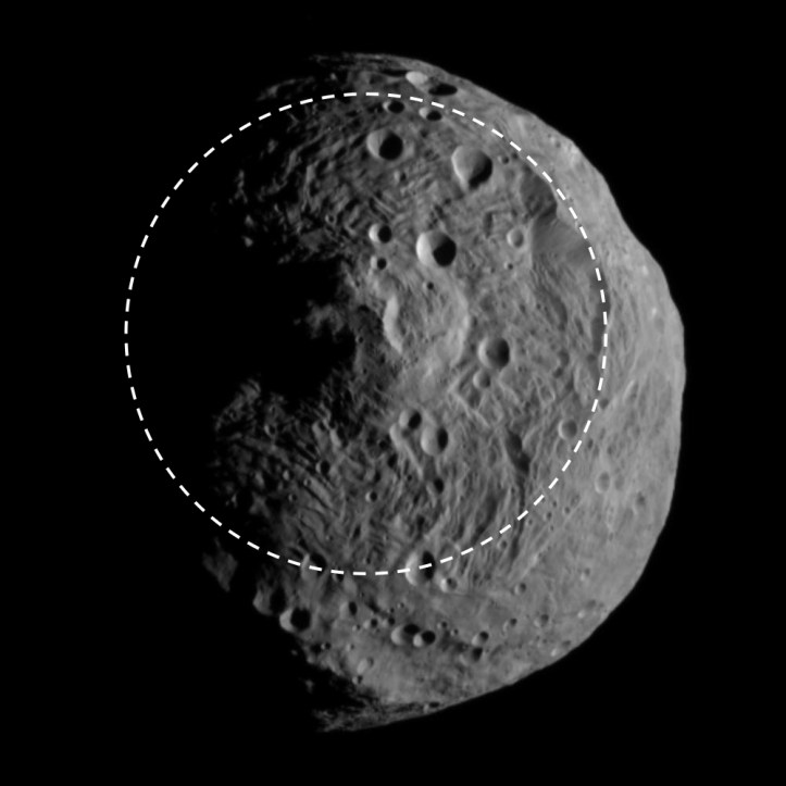 Vesta și bazinul enorm. Imagine luată pe 17 iulie de la 15.000 km depărtare. Foto: NASA/JPL-Caltech/UCLA/MPS/DLR/IDA Vesta și bazinul enorm. Imagine luată pe 17 iulie de la 15.000 km depărtare. Foto: NASA/JPL-Caltech/UCLA/MPS/DLR/IDA