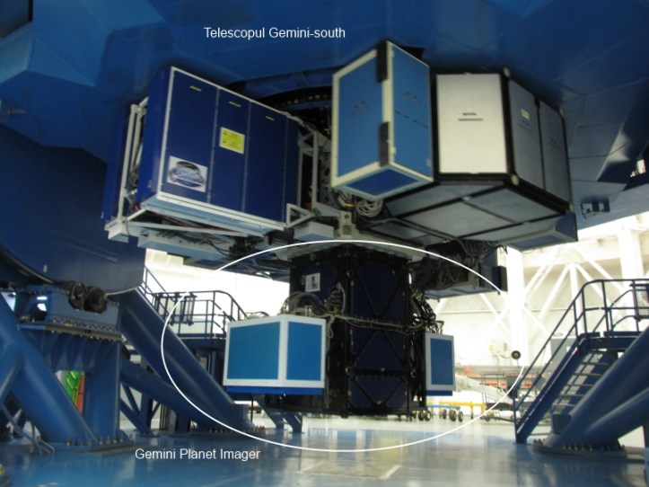 Gemini Planet Imager montat pe telescopul Gemini south. Mare instrument, mare telescop. Foto: Manuel Paredes
