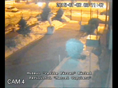 Umbre drepte lăsate de bolid la Bârlad. Film: Muzeul "Vasile Pârvan" Bârlad - Pavilionul "Marcel Guguianu"