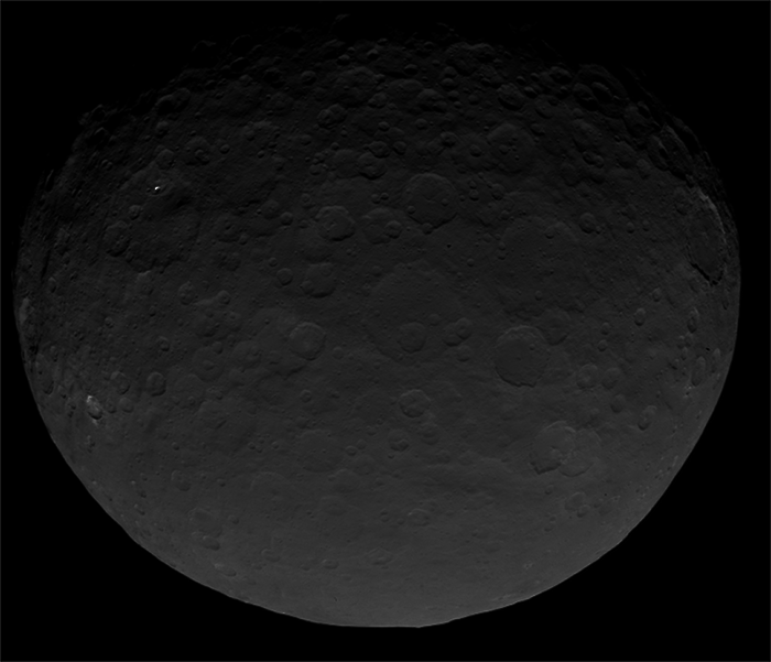 Ceres în zilele de 3 și 4 mai 2015, calendar terestru. Foto: NASA/JPL-Caltech/UCLA/MPS/DLR/IDA