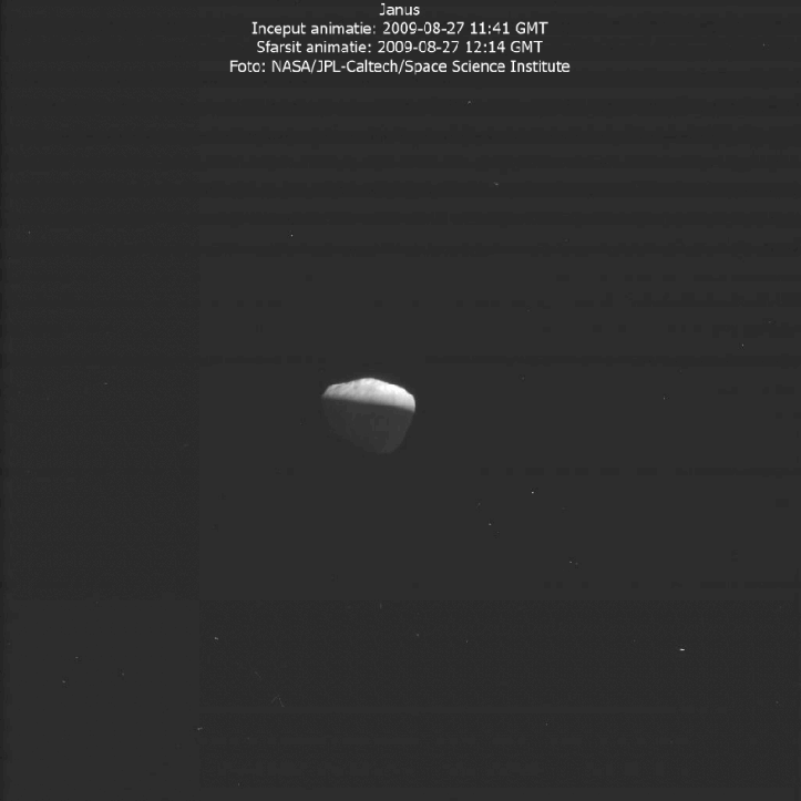 Umbrele inelelor lui Saturn pe Janus. Foto: NASA/JPL-Caltech/Space Science Institute